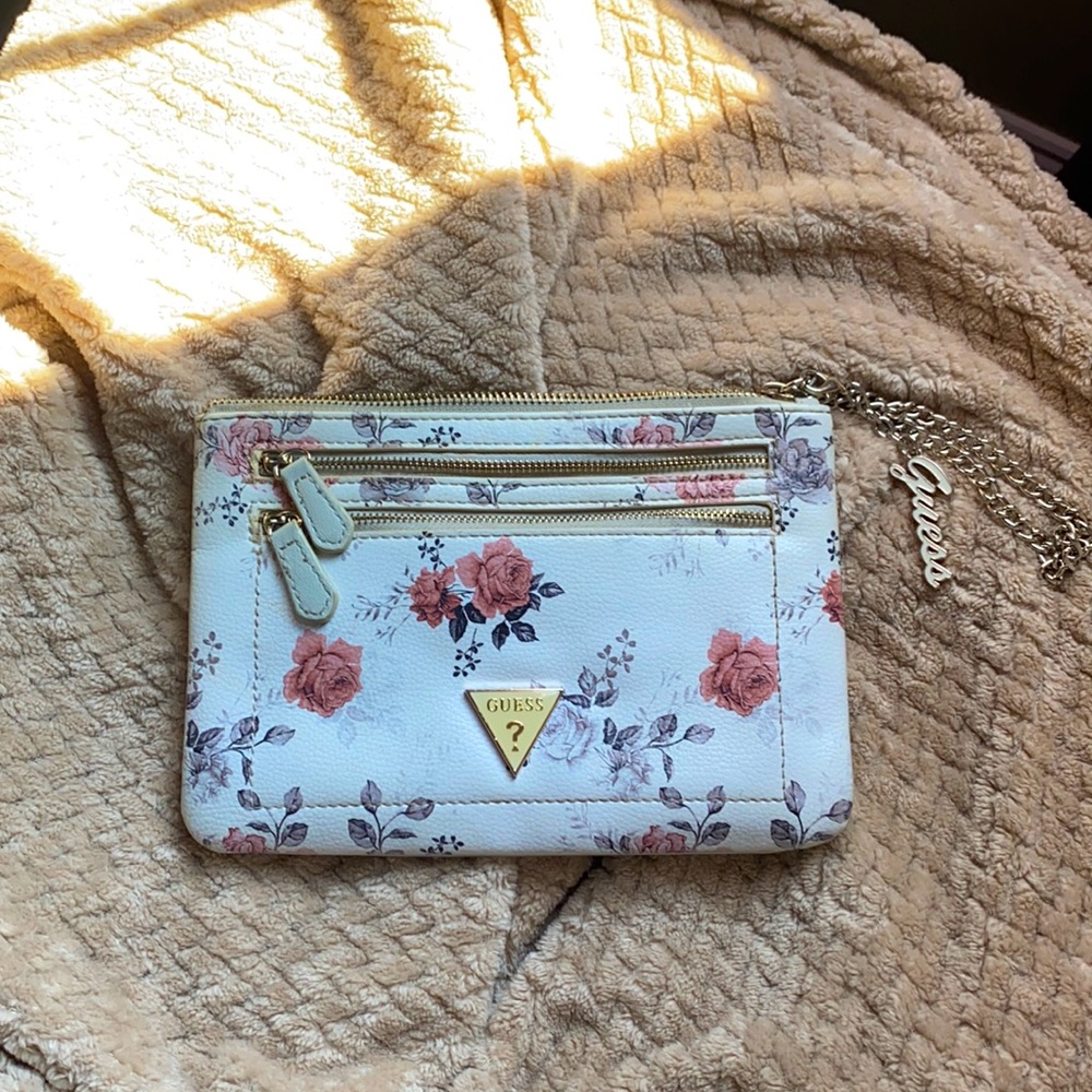 Guess Wristlet
